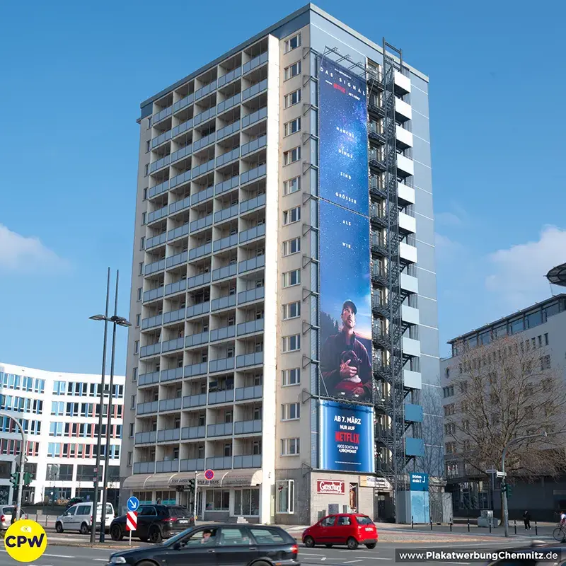 Riesenposter am MEGA Ad Tower an der Brückenstraße in Chemnitz