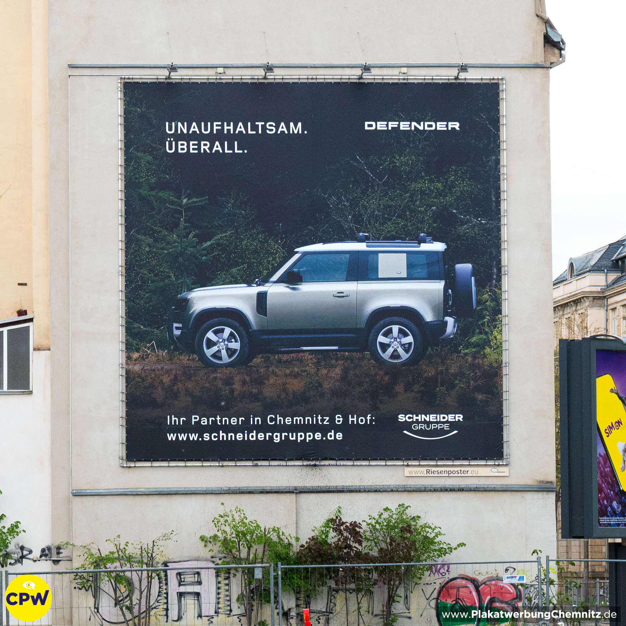 CPW Plakatwerbung Chemnitz - Werbefläche HARTI 81m² - Schneider Gruppe Chemnitz Landrover Defender