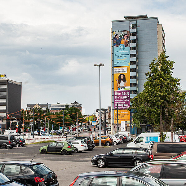PWC Plakatwerbung Chemnitz - Riesenposter von TAG IMMOBILIEN - Außenwerbung Standort MEGA 240 m²