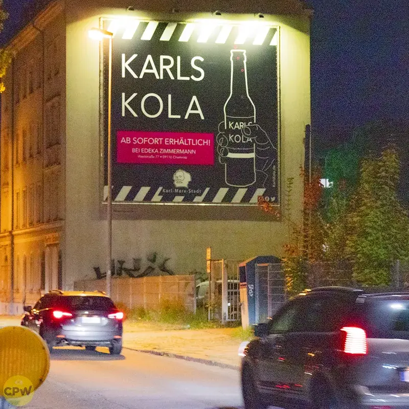 Karls Kola - Riesenposter am 81 qm großen Außenwerbestandort AUGUSTE in Chemnitz
