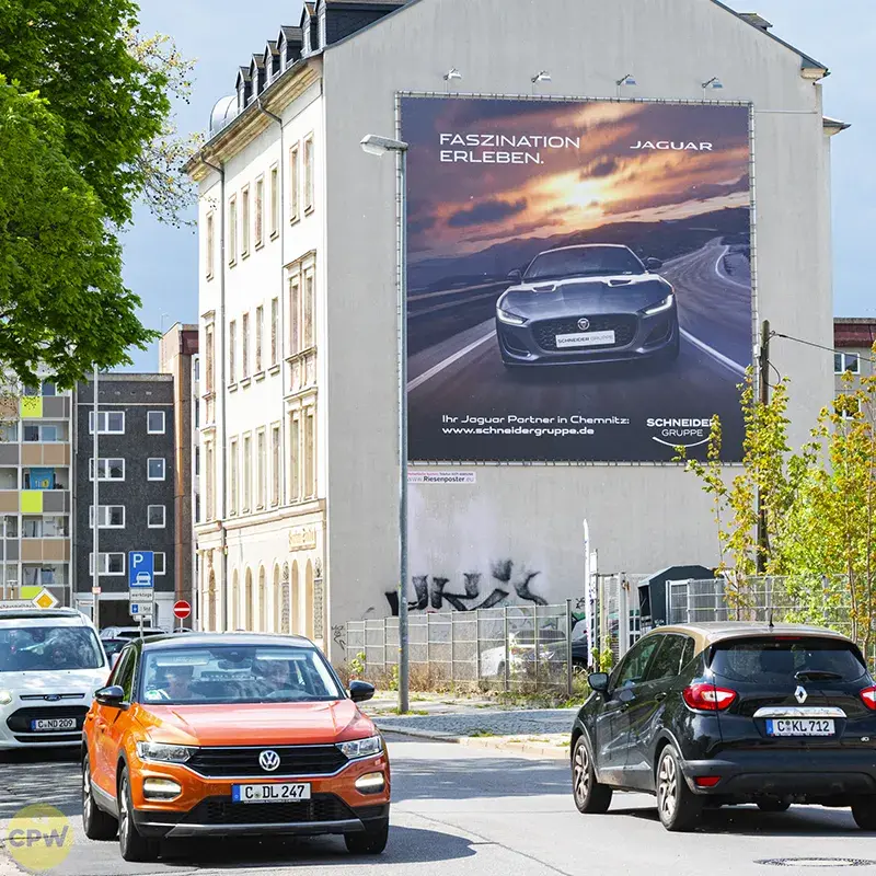 Schneider Gruppe Jaguar - Riesenposter am 81 qm großen Außenwerbestandort AUGUSTE in Chemnitz