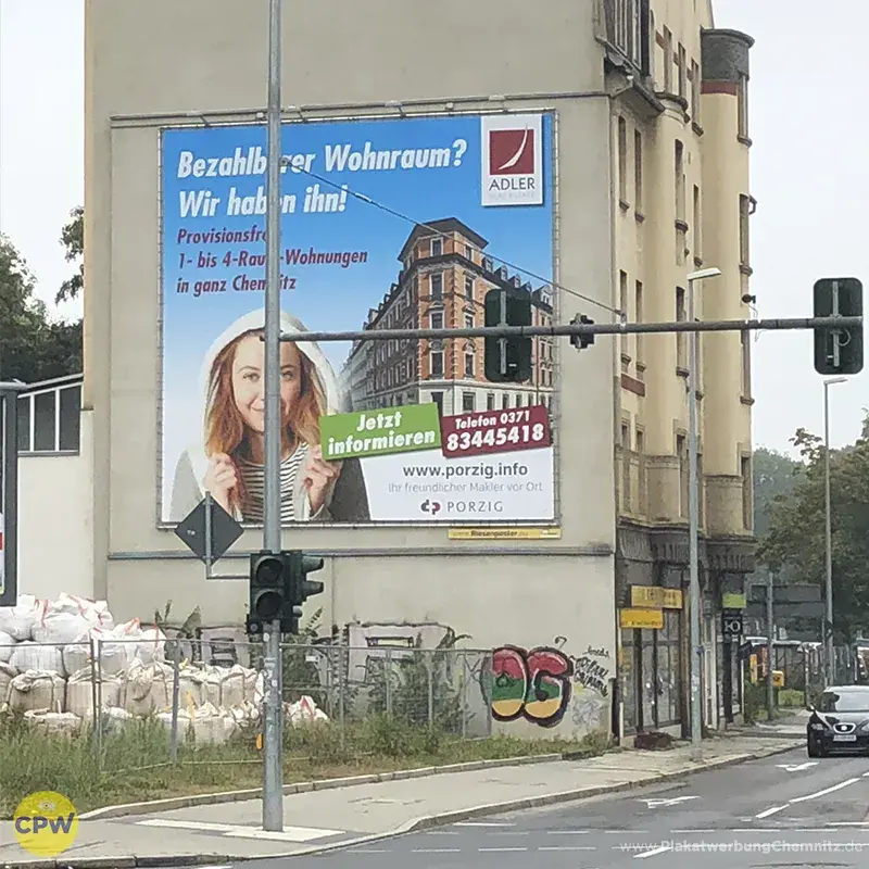 Adler Immobilien - Riesenposter am 81 qm großen Außenwerbestandort HARTI in Chemnitz