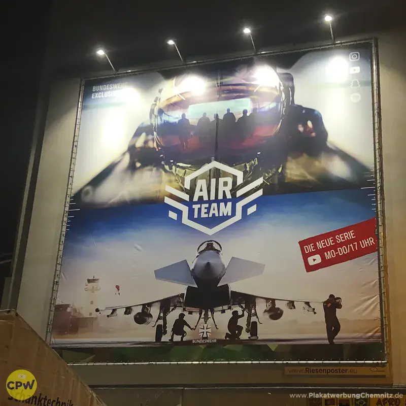Bundeswehr - Riesenposter am 81 qm großen Außenwerbestandort HARTI in Chemnitz
