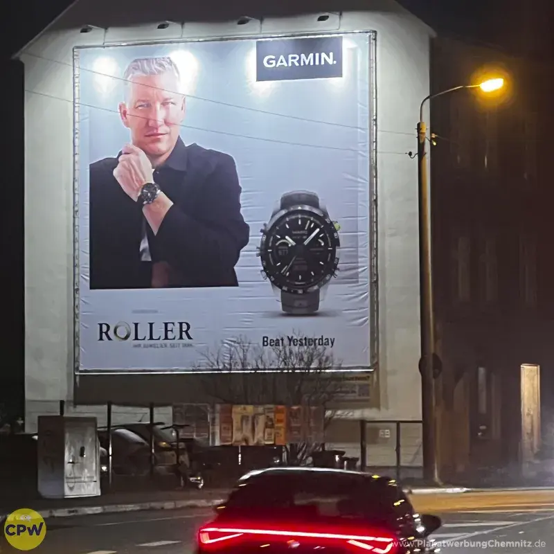 Juwelier Roller - GARMIN Uhren - Riesenposter am 64 qm großen Außenwerbestandort ZWICKE in Chemnitz
