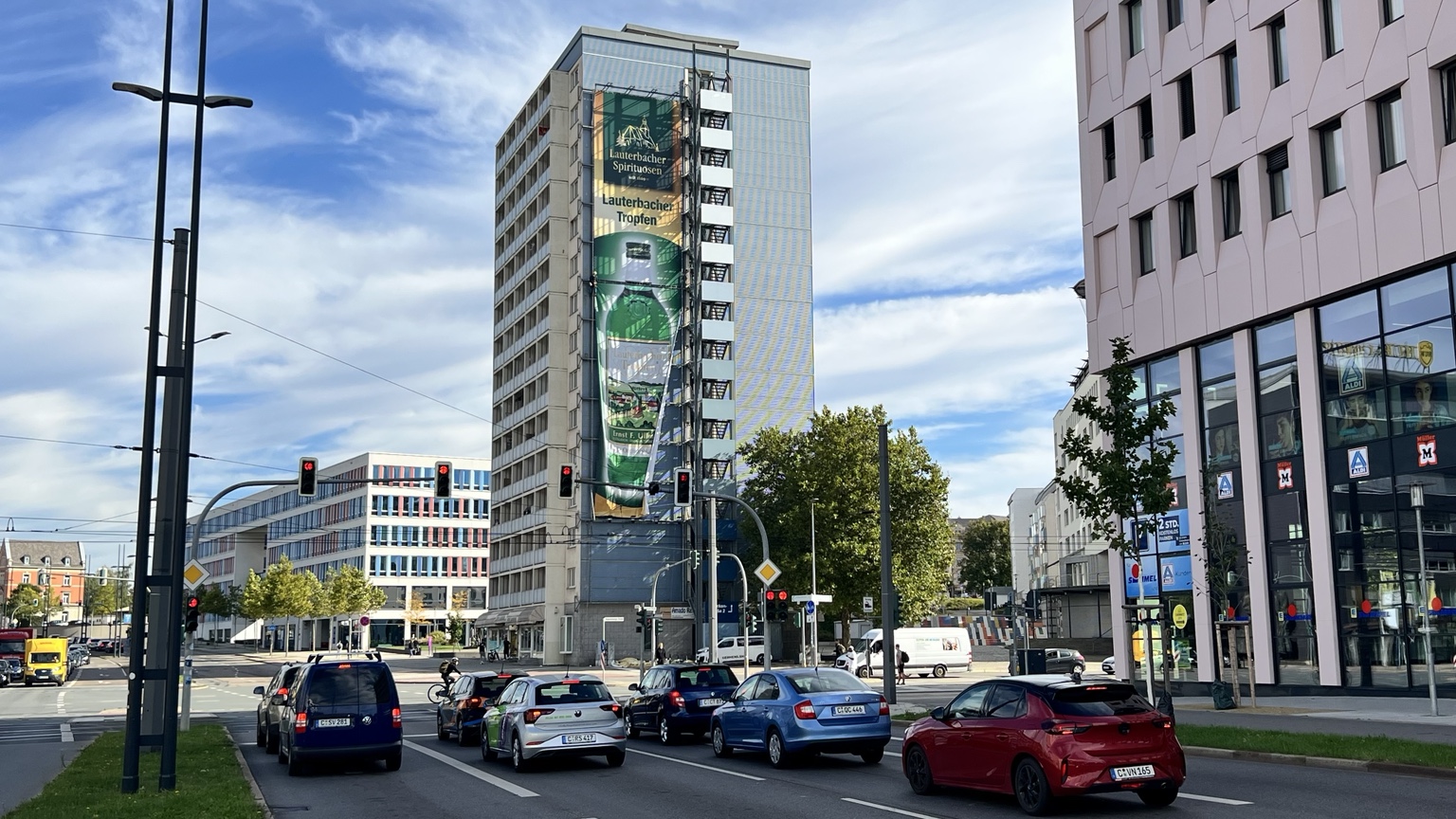 MEGA Ad Tower: Lauterbacher Tropfen · Montage am 30.09.2026