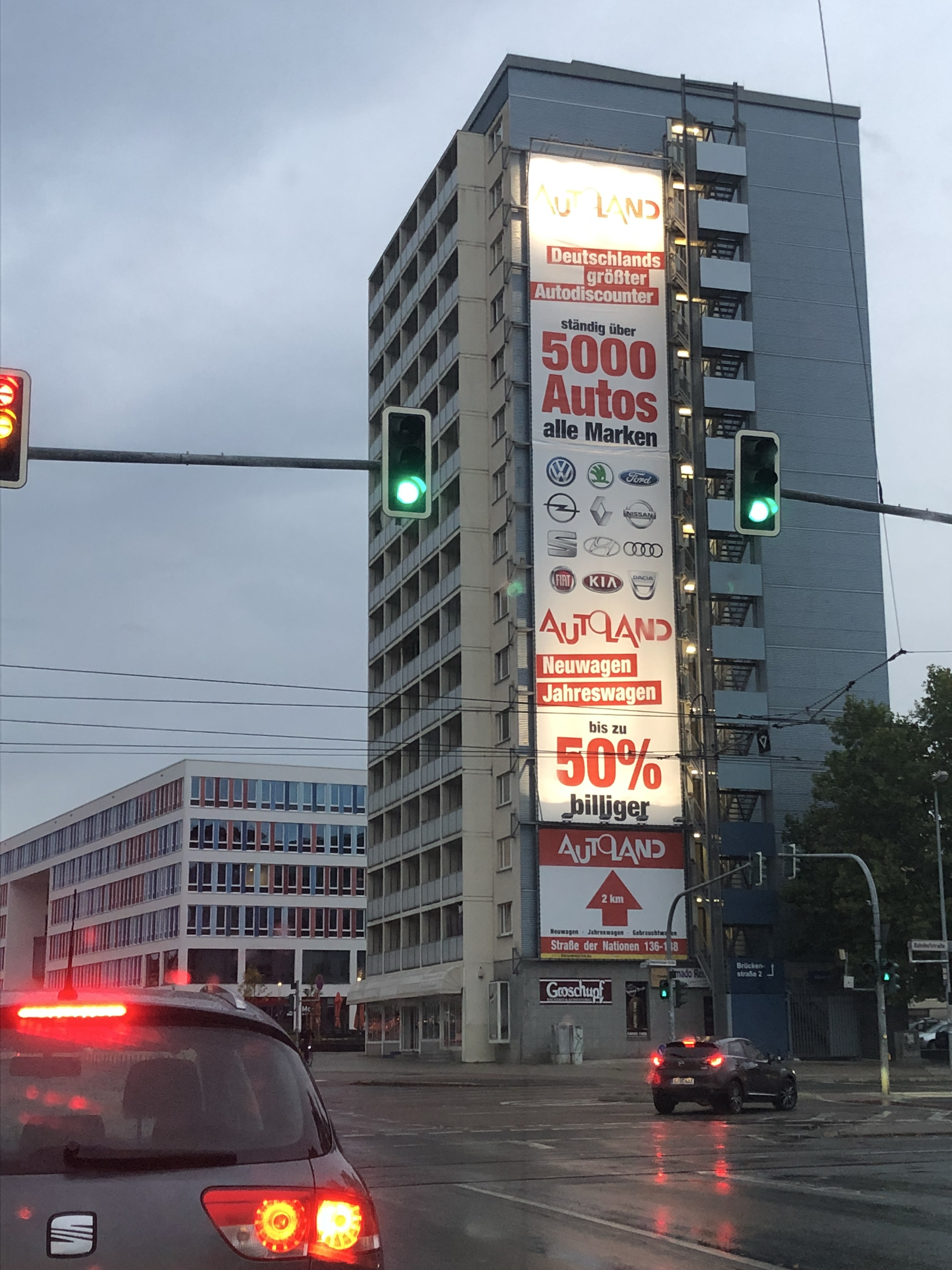 Autoland-Riesenposter am MEGA