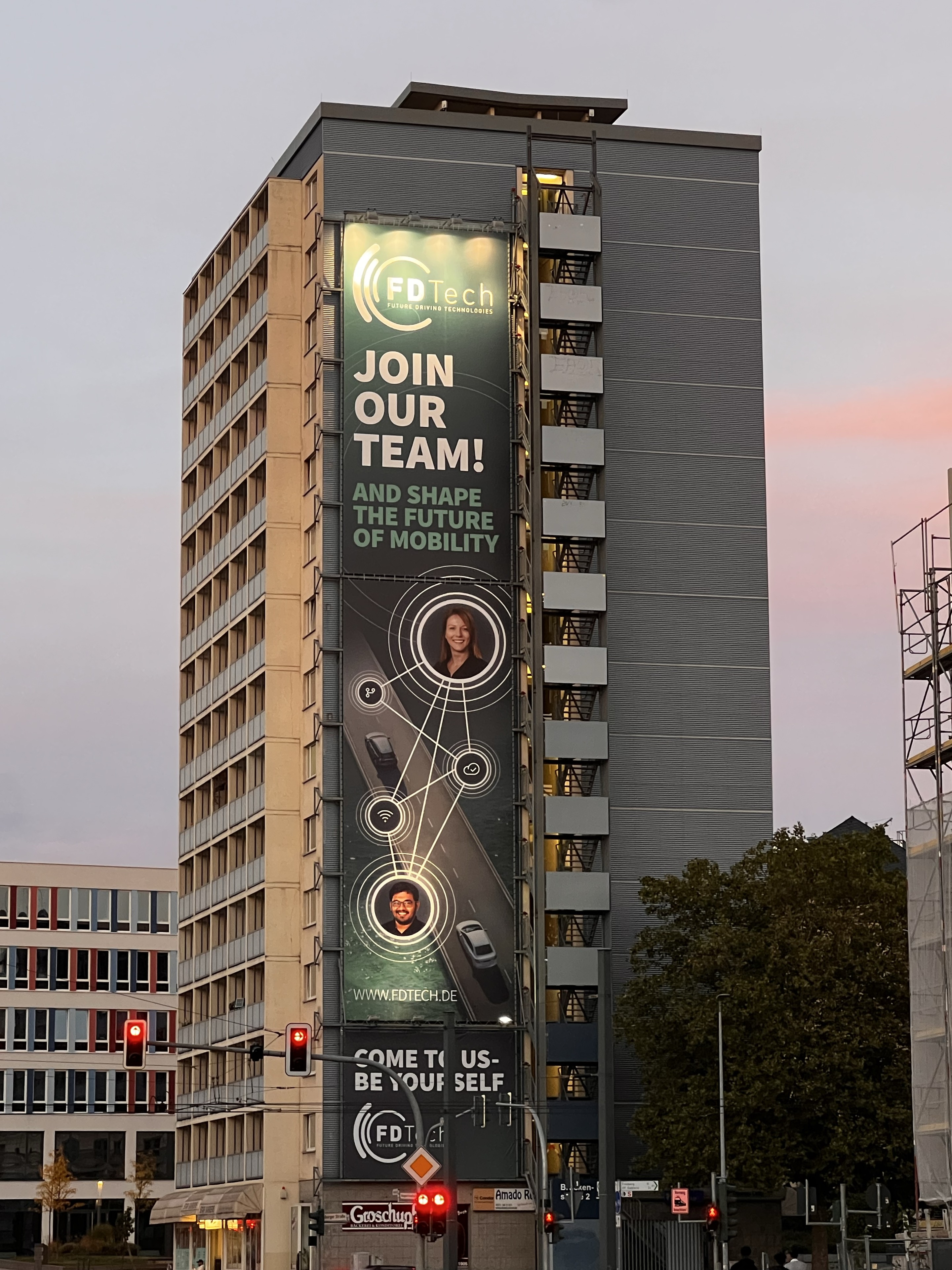 FDTech-Personalwerbung am MEGA